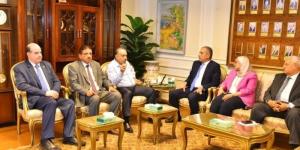 مصنع تقاوٍ وأسمدة ومدرسة زراعية.. شراكة استراتيجية للتنمية بين أسيوط والبنك الزراعي - اعرف كورة