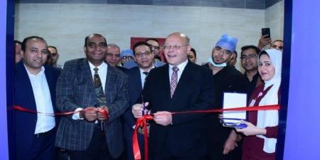 رئيس جامعة سوهاج يفتتح جهاز القسطرة المخية بمستشفى الطوارئ الجامعي - اعرف كورة