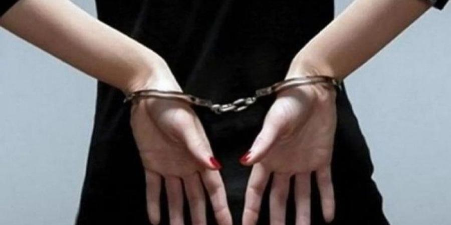 القبض على راقصة شهيرة بمطار القاهرة عُثر بحوزتها على مخدر الماريجوانا - اعرف كورة