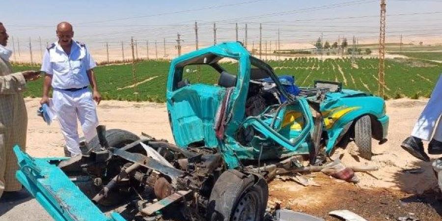 إصابة 4 أشخاص فى حادث انقلاب سيارة ربع نقل بقنا - اعرف كورة