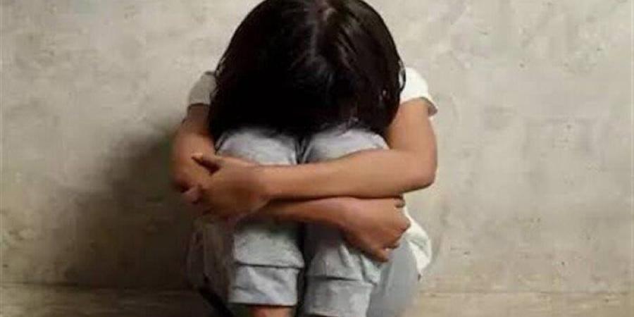جد يتعدى على حفيده في شبرا الخيمة - اعرف كورة