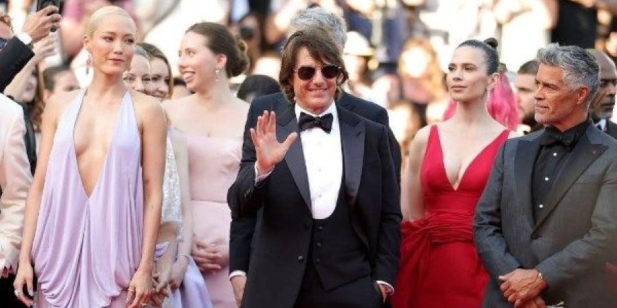 توم كروز وأبطال فيلم Mission: Impossible الجديد على السجادة الحمراء لمهرجان كان | صور - اعرف كورة