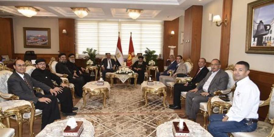 محافظ بورسعيد يستقبل المهنئين بعيد الأضحى المبارك ـ اعرف كورة