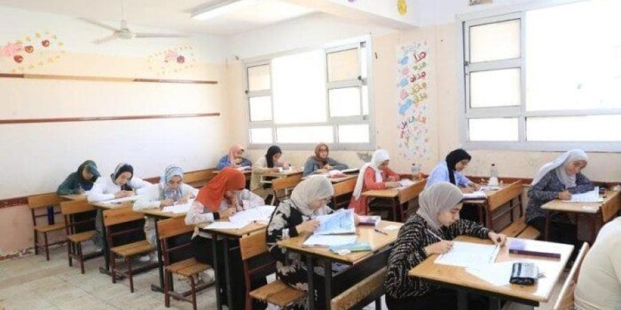 ضوابط امتحانات الثانوية العامة 2025.. «تفتيش ذاتي وقائمة محظورات» - اعرف كورة