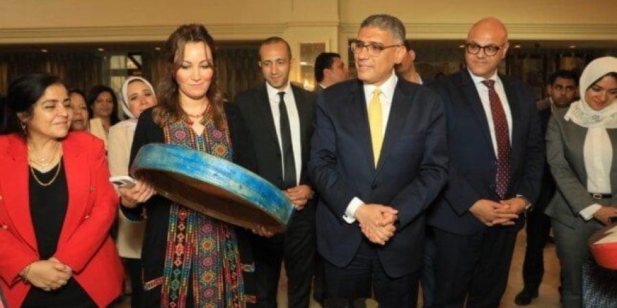 محافظ الجيزة يفتتح معرض التراث والحرف اليدوية بمشاركة 60 عارضاً من المحافظات والسفارات - اعرف كورة