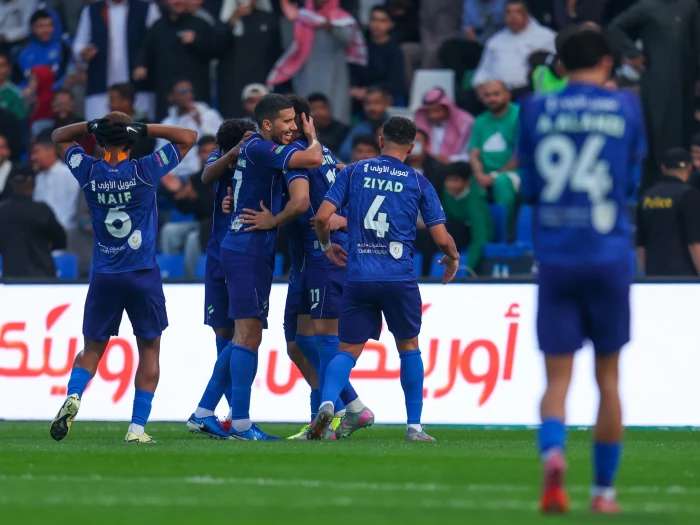 «لحظة تاريخية» الفتح يتغلب على الأهلي بثنائية في دوري روشن بالفيديو