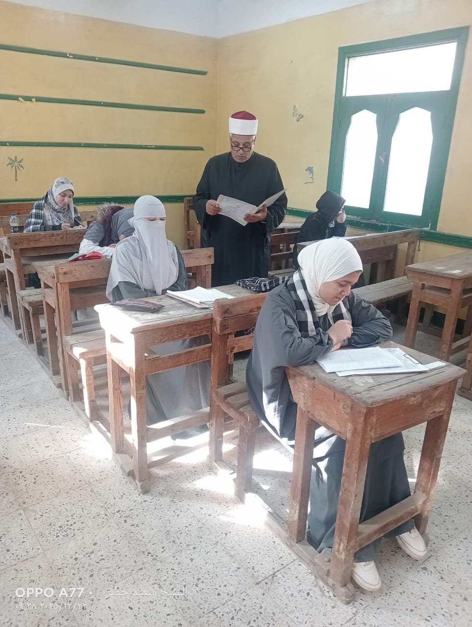 «تفقد رئيس القليوبية الأزهرية لامتحانات النقل الثانوي في معهد بنها للبنين والفتيات»