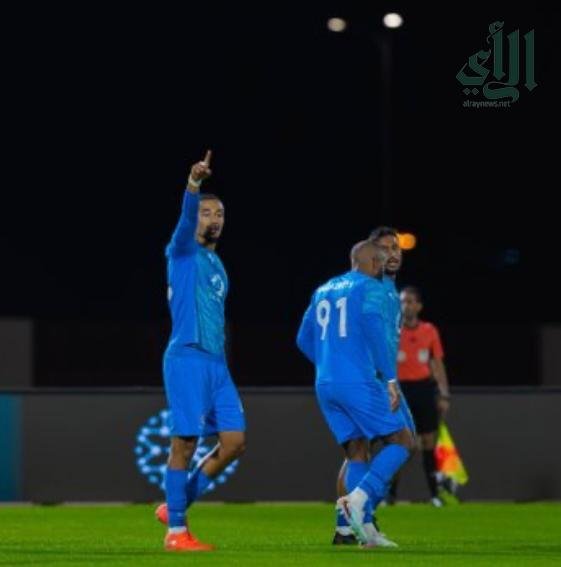 «قمة الإثارة تتجلى في دوري روشن للمحترفين: نيوم يحقق الانتصار على النجمة بثنائية»