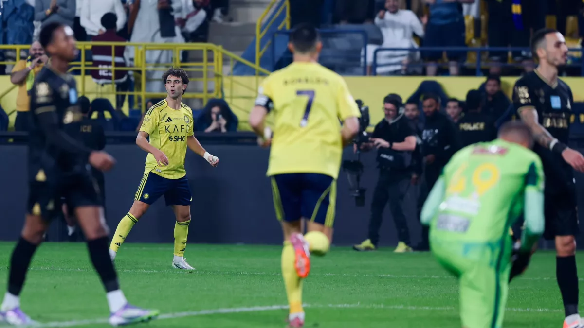 «عودة مارتنيز المثيرة في دوري روشن تعيد تشكيل النصر أمام الأخدود»