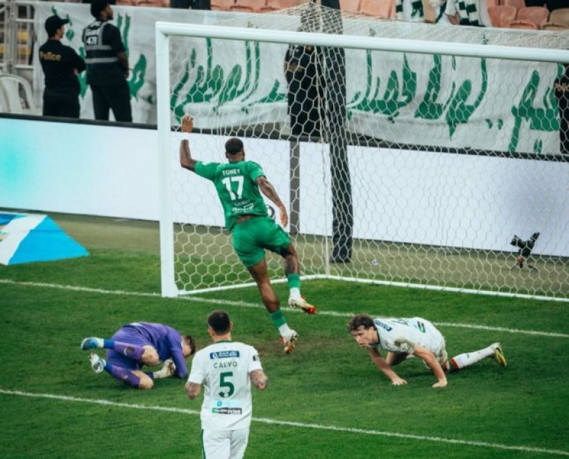 «أحمر الرياض يهيمن على الاتفاق برباعية ويستمر في ملاحقة الهلال»