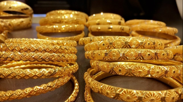 «أسعار الذهب تنخفض محليًا إلى 102.5 دينار للغرام» انخفاض ملحوظ في السوق يثير اهتمام المستثمرين