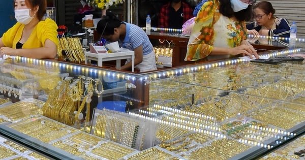 «ارتفاع قياسي لأسعار الذهب بزيادة تقارب 300 دولار للأونصة»