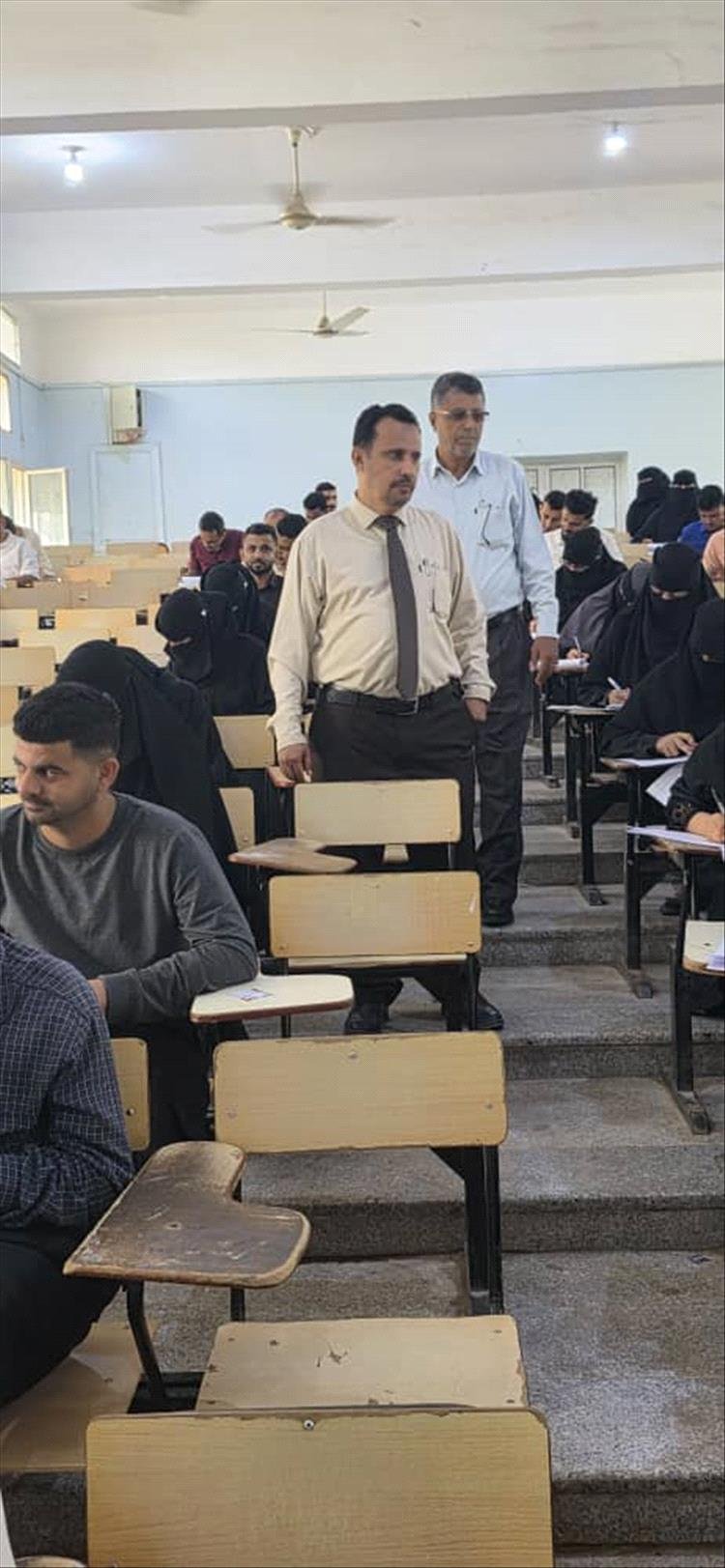 «استعدادات مكثفة تسبق انطلاق امتحانات الفصل الدراسي الأول بكلية العلوم الإدارية في جامعة عدن»