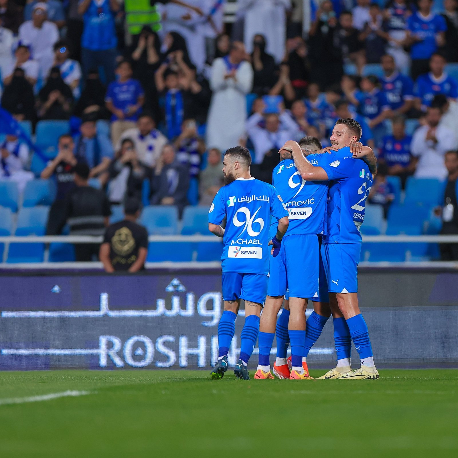 «الهلال يحقق انتصارًا ساحقًا على الفيحاء بأربعة أهداف في دوري روشن»