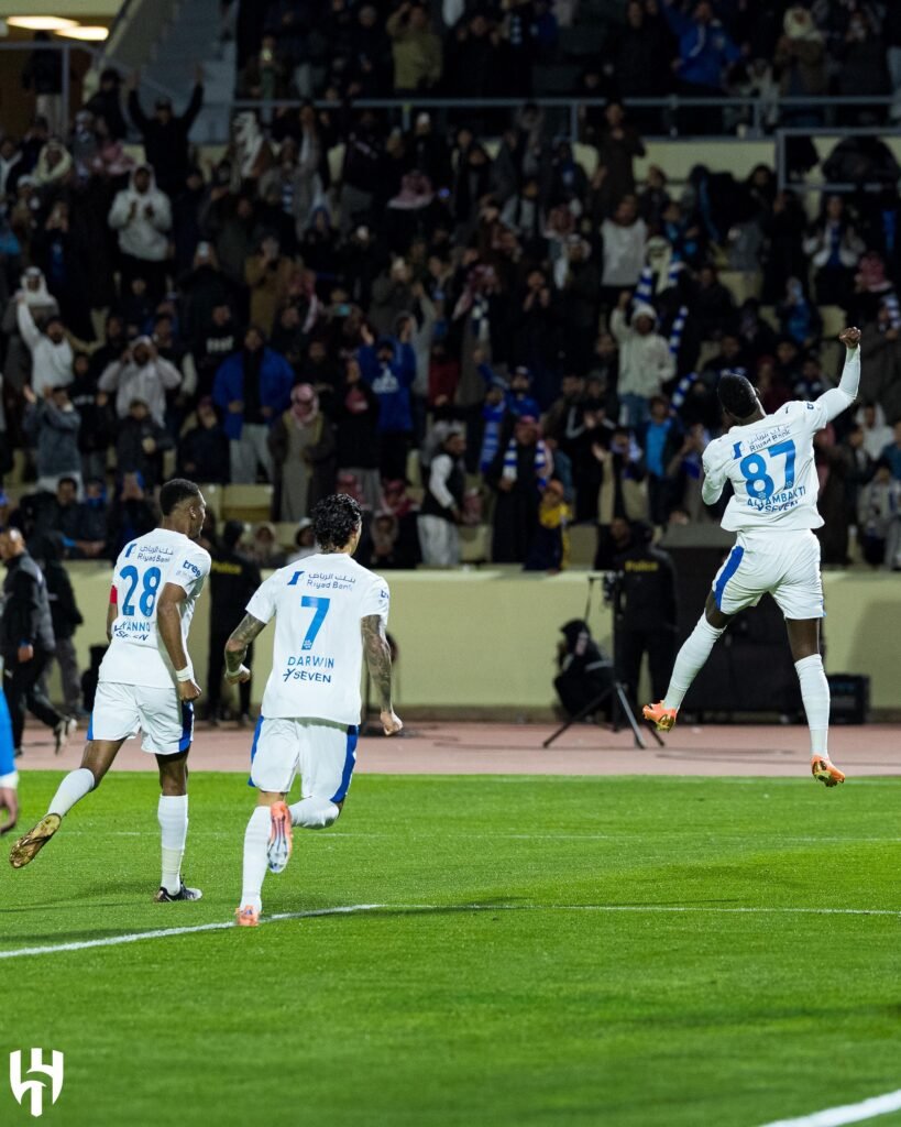 «الهيمنة الهلالية والأخطاء الأهلاوية في دوري روشن»