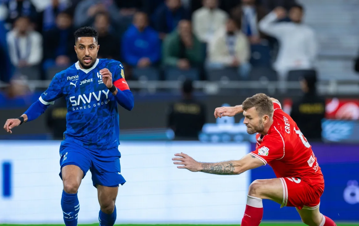 «انطلاق منافسات دوري روشن السعودي 2025-2026 القنوات الناقلة لمباراة الهلال والقادسية وكيفية متابعة البث المباشر»