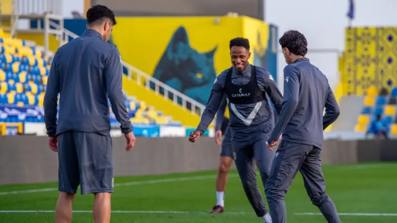 «توقيت المباراة وتشكيلة الفريق» القنوات الناقلة لمواجهة التعاون والخلود في دوري روشن السعودي اليوم