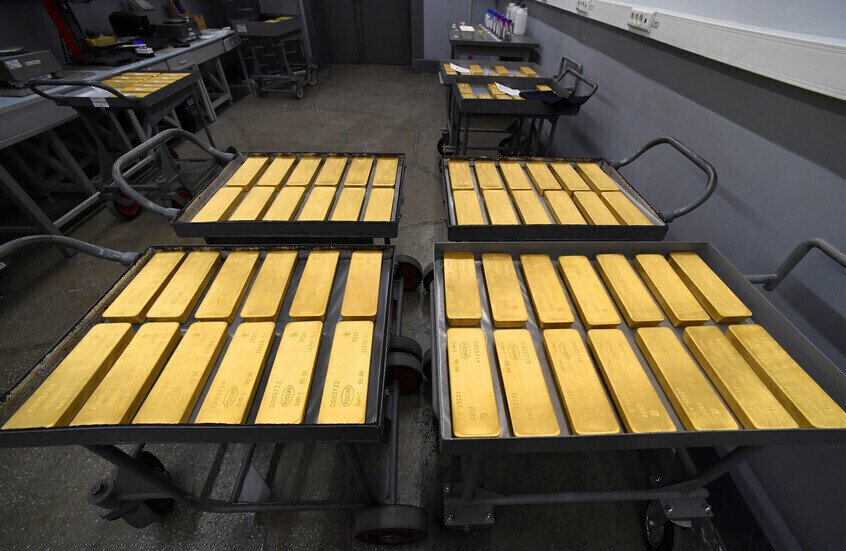 «قفزة تاريخية ترفع سعر الذهب إلى 5500 دولار للأونصة»