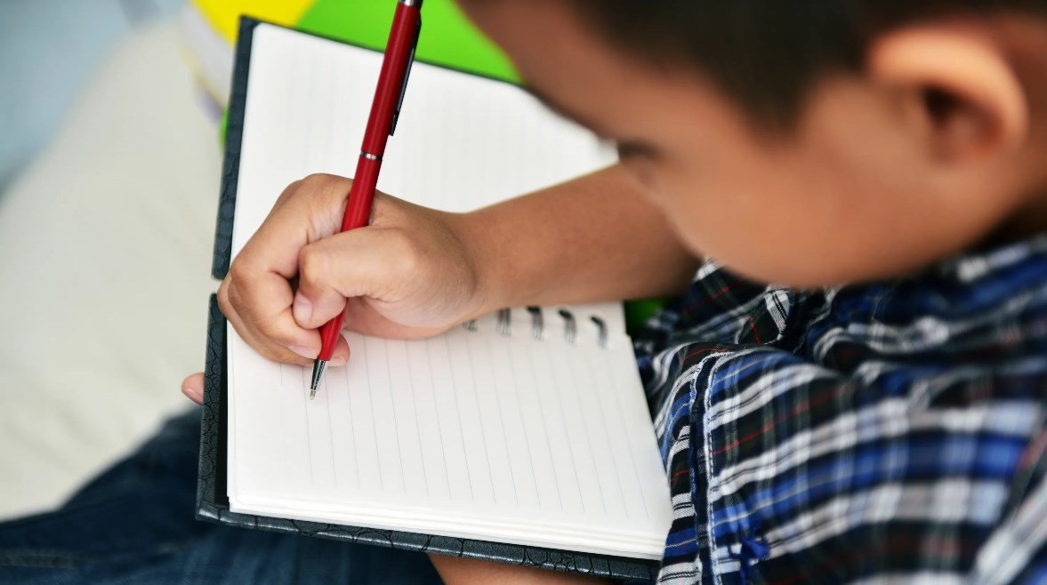 «مراجعة شاملة لمادة اللغة العربية لطلاب الصف الثالث الابتدائي في الترم الأول 2026»