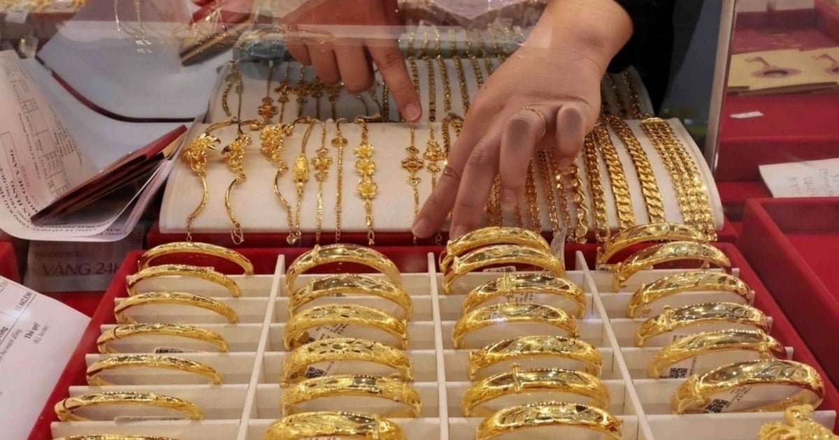 «أسعار الذهب تعود للتألق» سبيكة SJC تعيد إحياء سوقها لتصل إلى 173 مليون دونغ فيتنامي للأونصة، وارتفاع الأسعار العالمية يتجاوز 4700 دولار أمريكي للأونصة