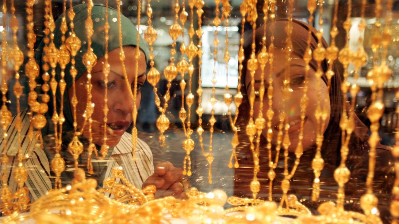 «أسعار الذهب في الإمارات ترتفع والعيار 21 يسجل 542 درهماً»