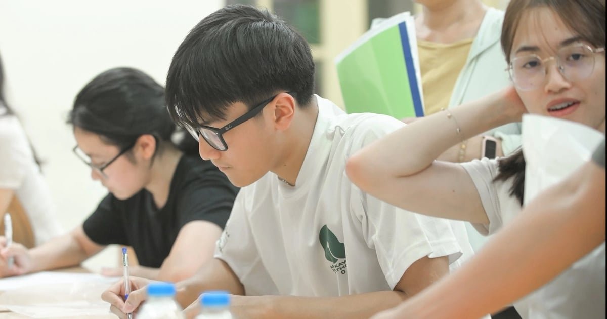 «اختيار لغة أجنبية في امتحان القبول للصف العاشر: توجهات الطلاب وآراؤهم»