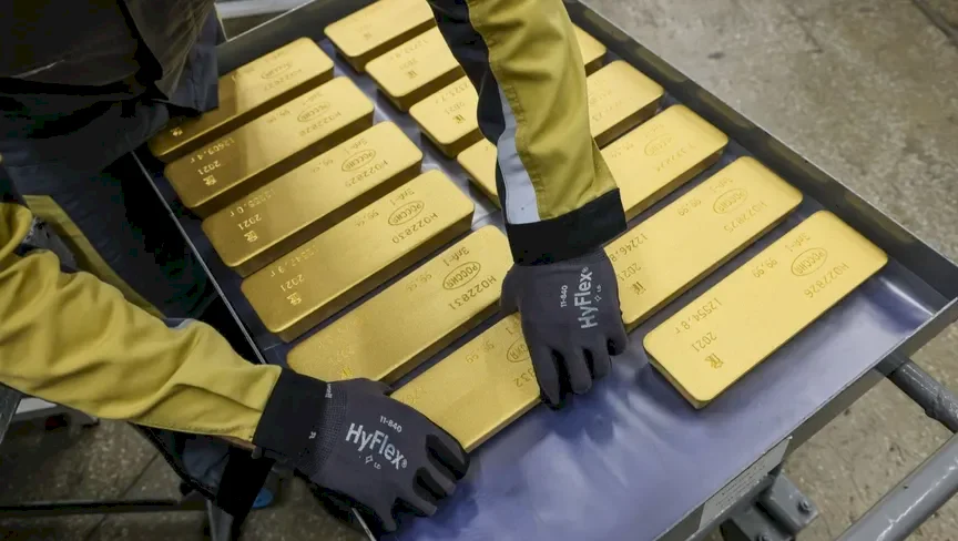 «استثمارات الذهب تحت المجهر.. 5000 طن في عام واحد وكلفة التأمين تمر بمراحل جديدة»