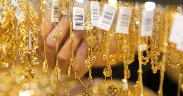 «استمرار الارتفاع في أسعار الذهب خلال عيد رأس السنة القمرية» ارتفعت أسعار سبائك الذهب وخواتم الذهب من شركة SJC بشكل ملحوظ اليوم الثالث من عيد رأس السنة القمرية (تيت)