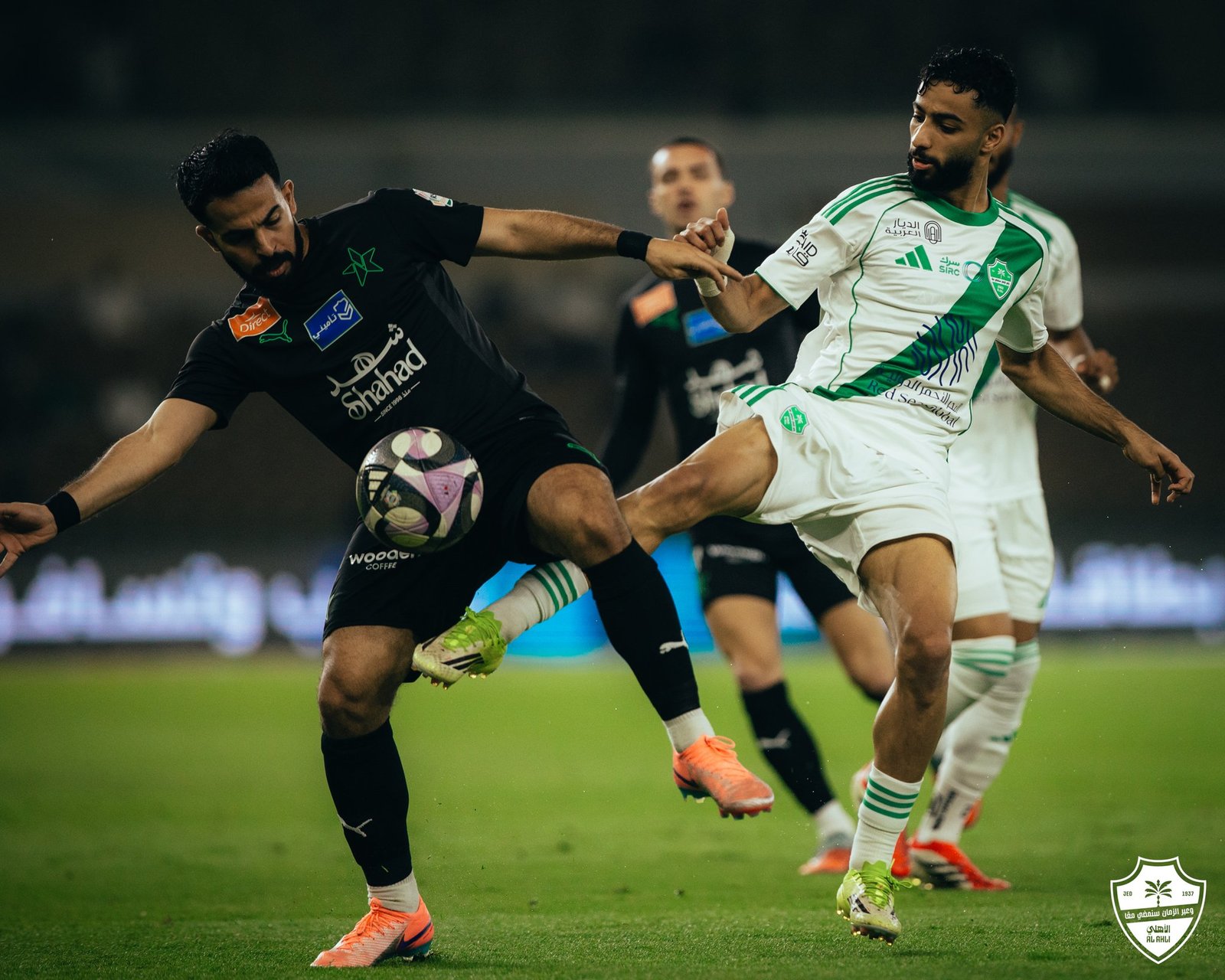 «الأهلي يجهز مفاجأة مدوية للهلال بخماسية في شباك النجمة»