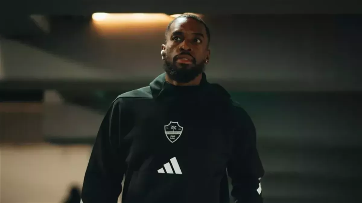 «الأهلي يستعرض قوته أمام ضمك في صراع الصدارة بدوري روشن»