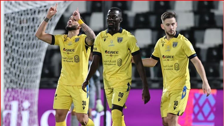 «التعاون ينجو من الهزيمة أمام الخليج في الدوري السعودي»