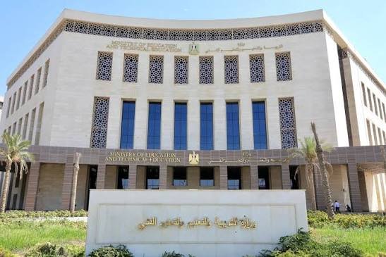 «التعليم توضح ملابسات اعتداء على معلم وتضع النقاط على الحروف»