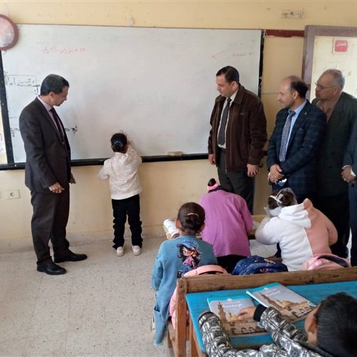«الغياب تحت المجهر» وكيل تعليم كفر الشيخ يتفقد مدارس إدارة الرياض ويؤكد أهمية الحضور المنتظم