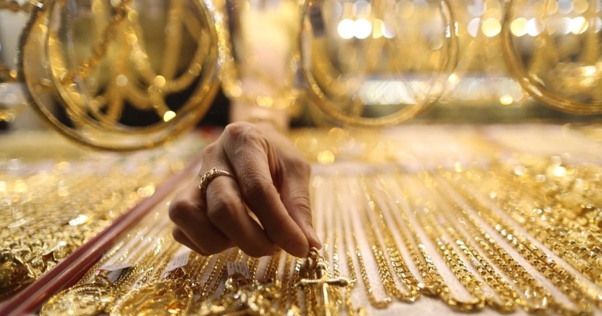 «الهبوط المفاجئ» خبراء يكشفون عن أسباب تراجع أسعار الذهب