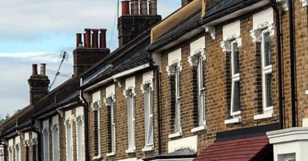 «انتعاشة متزايدة في سوق العقارات البريطاني مع ارتفاع مستويات الطلب»