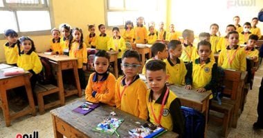 «انطلاق العام الدراسي الجديد في 12 محافظة واستعدادات وزارة التعليم لاستقبال 20 مليون طالب وطالبة»