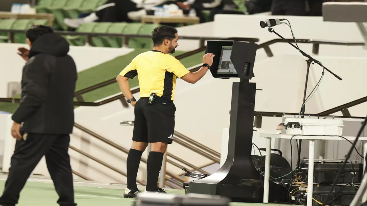 «تحديات الهلال تتصاعد… هل يتلاشى حلم الدوري أمام الشباب المتألق؟»