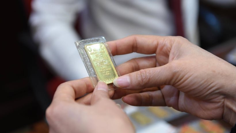 «تراجع ملحوظ في أسعار الذهب خلال ليلة 13 فبراير 2026»  انخفض سعر الذهب بمقدار مليوني دونغ فيتنامي