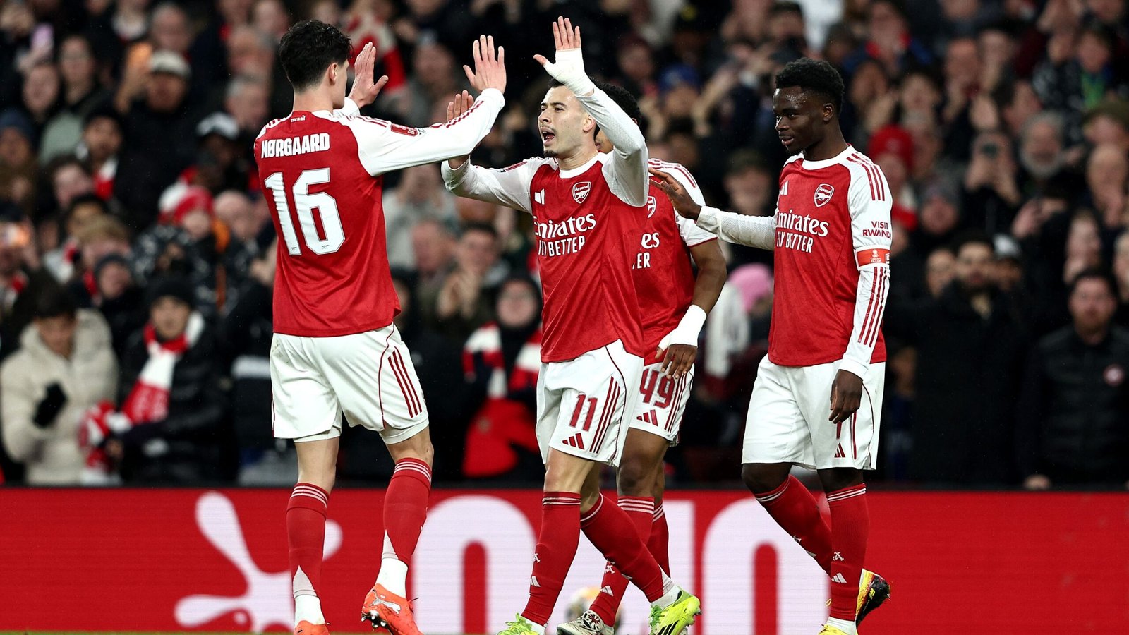 «تعرّف على القنوات الناقلة لمباراة وولفرهامبتون وآرسنال في الدوري الإنجليزي 2025-2026 وكيفية مشاهدتها عبر الإنترنت»