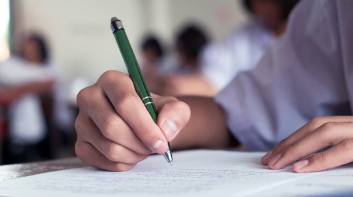 «تقييم شامل للصف الثاني الإعدادي في اللغة العربية للترم الثاني 2026 بصيغة PDF»