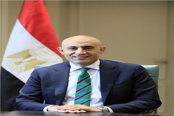 «تهاني رمضان المبارك» وزير التعليم يهنئ رئيس الجمهورية بمناسبة حلول الشهر الفضيل
