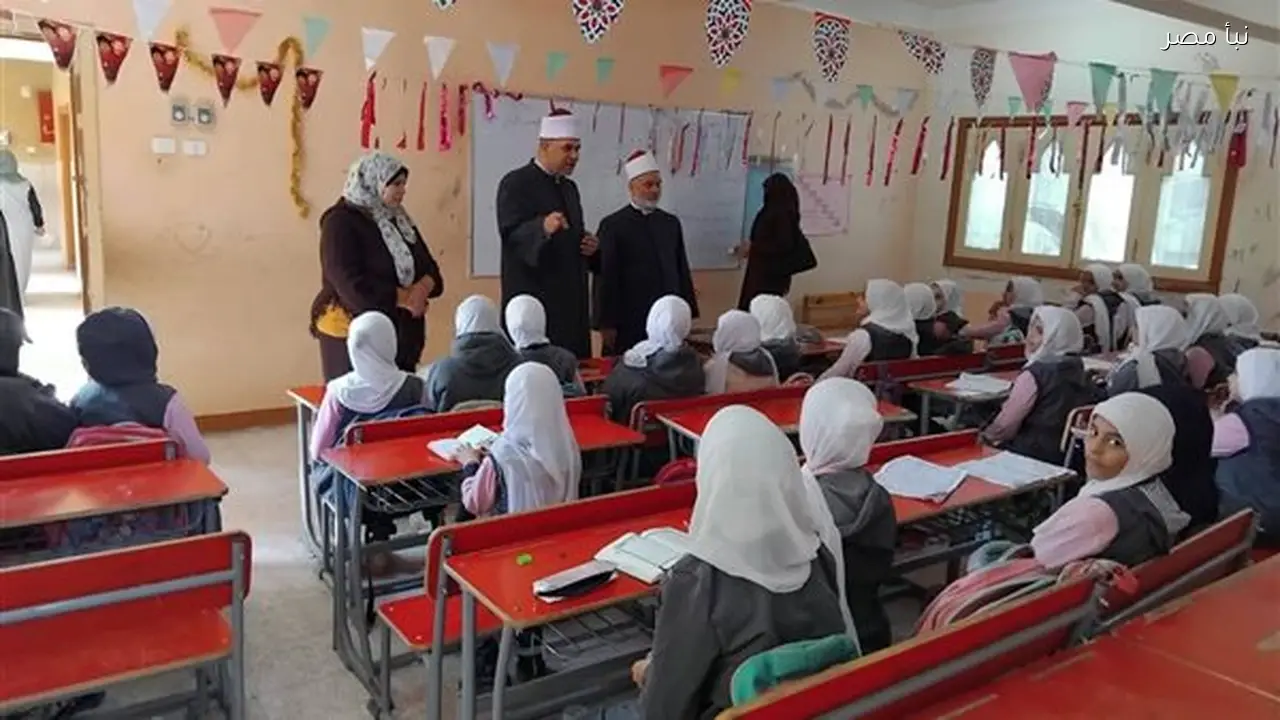 «جولة رئيس منطقة سوهاج الأزهرية تضمن انتظام الدراسة في معهد فتيات علي بن أبي طالب»