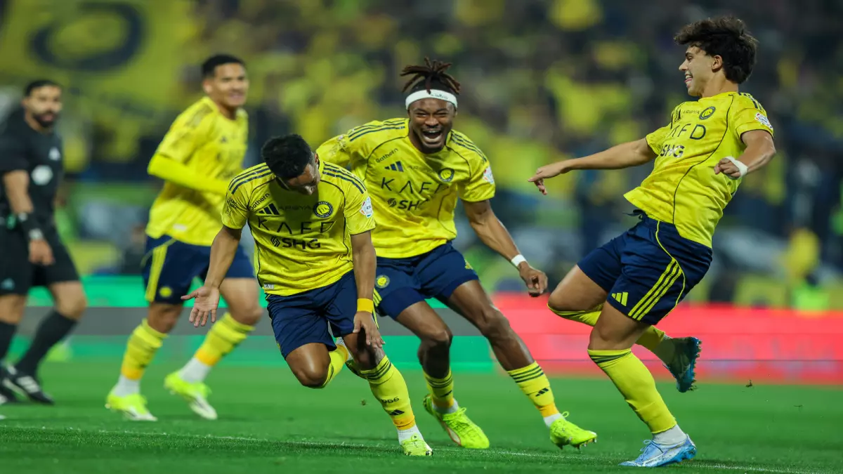 «حقيقة صادمة: مدرب الفتح يعبّر عن غضبه ويكشف أسرار الهزيمة أمام النصر»