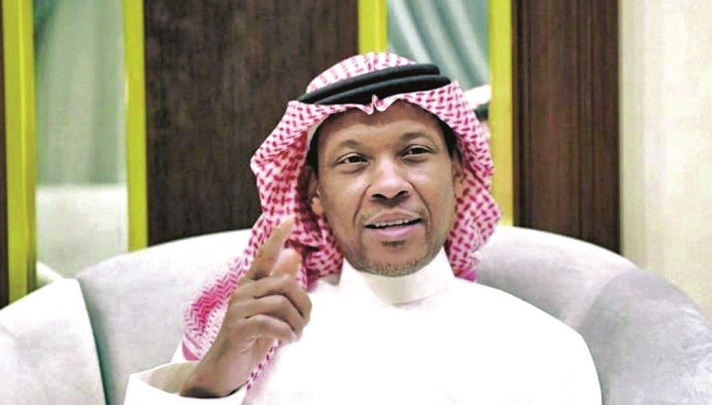 «حلم جماهيري» الدعيع يتوقع انضمام رونالدو إلى بنزيما في صفوف الهلال مستقبلًا