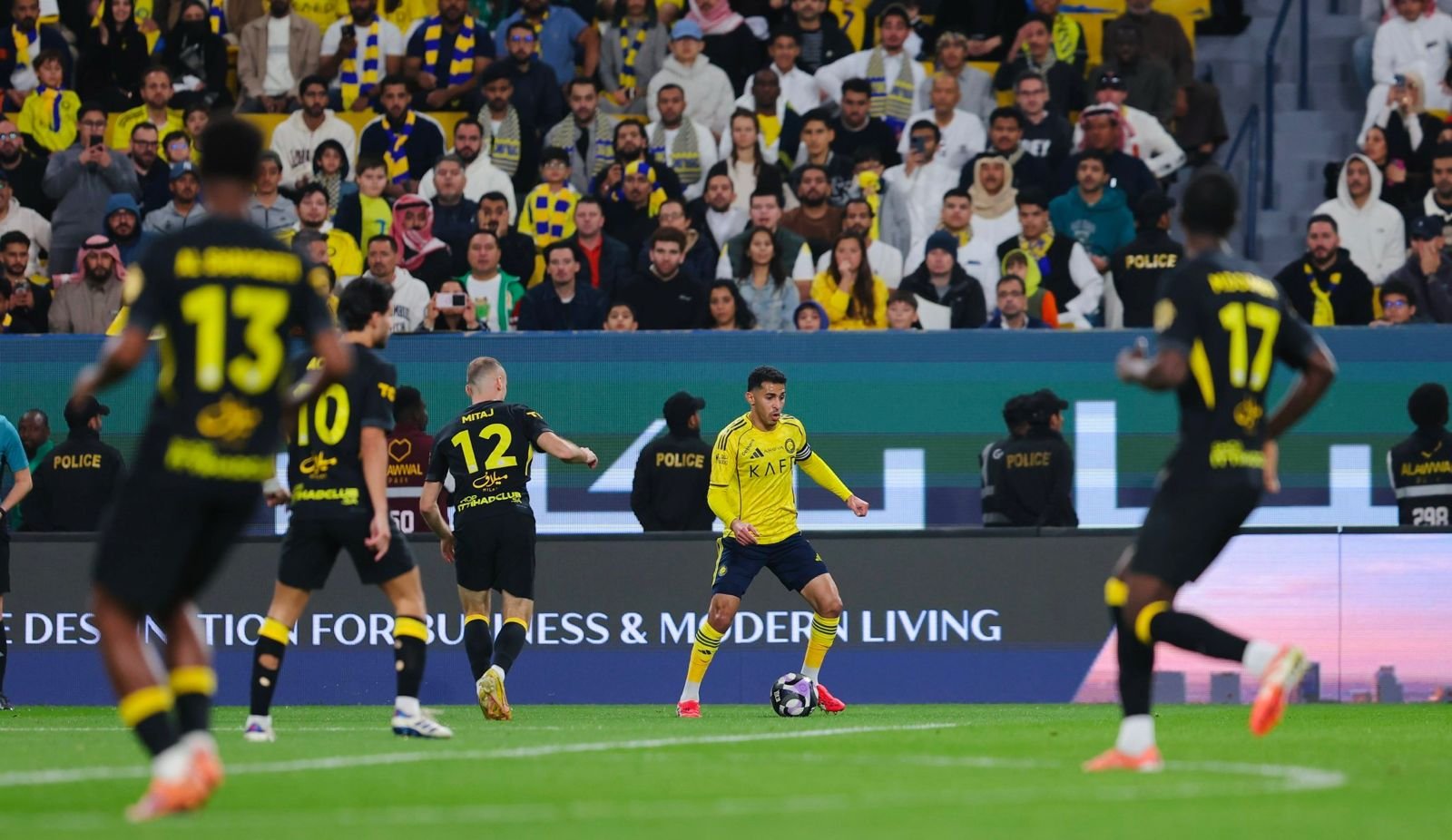 «شاهدوا البث المباشر لمباراة النصر والفتح في دوري روشن الآن»