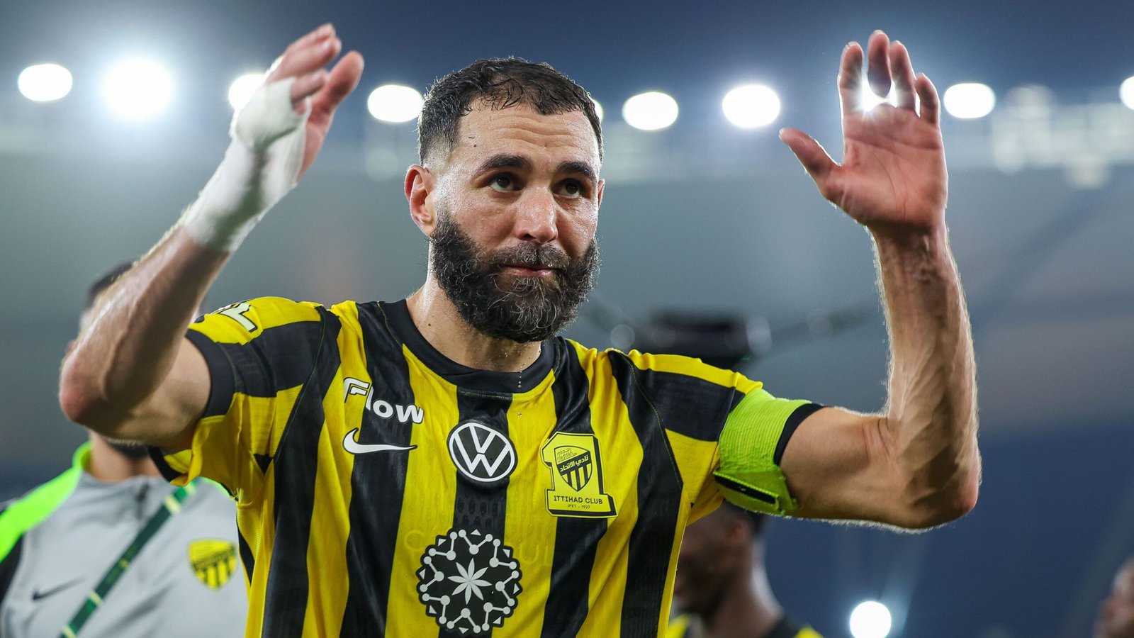 «صفقة مثيرة» يوفنتوس يسعى للتعاقد مع النجم كريم بنزيما