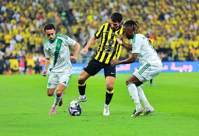 «عشاق كرة القدم، استعدوا! إطلاق تذاكر ديربي جدة بين الأهلي والاتحاد بأسعار مخفضة في دوري روشن»