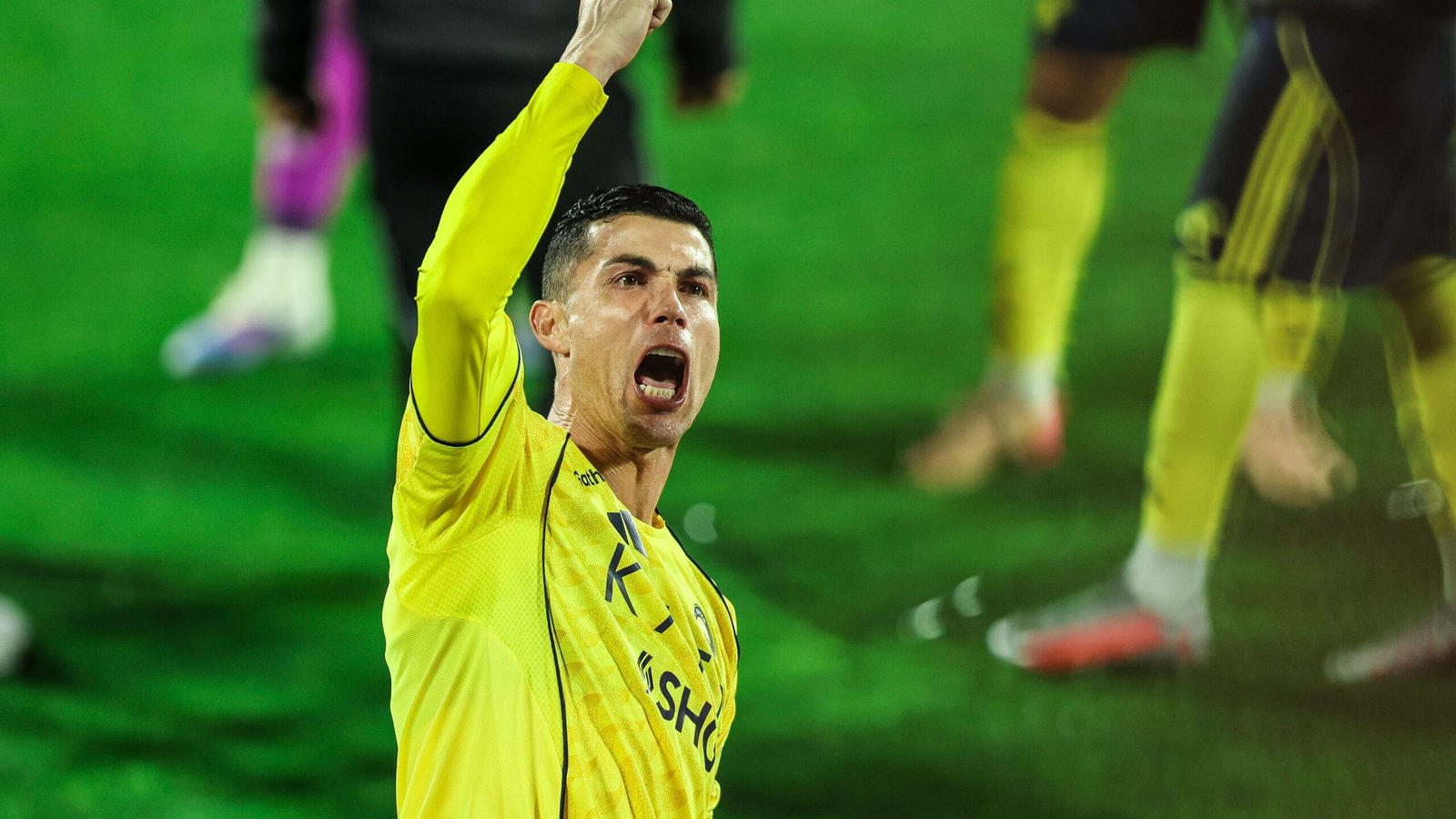 «في غياب رونالدو، جماهير النصر تصنع الأجواء الملتهبة في ملعب الرياض»