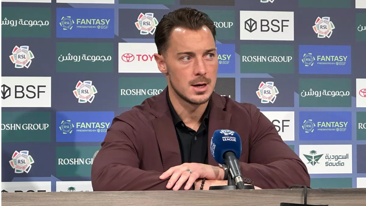 «قبل مواجهة النجمة في دوري روشن، تصريحات مثيرة من يايسله عقب حل أزمة المؤتمر»