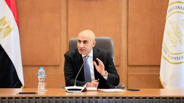 «قرارات عاجلة من وزارة التعليم قبل بدء الفصل الدراسي الثاني» 14 قرارًا يؤثر على الطلاب والمعلمين